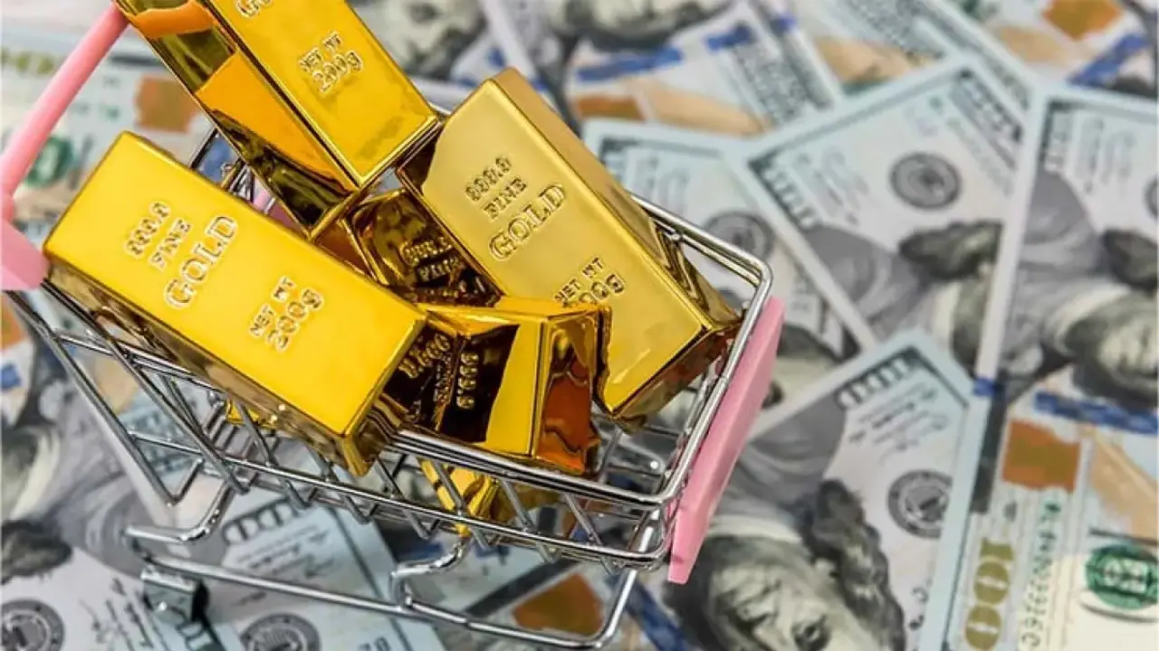 تراجع أسعار الذهب بالتزامن مع صعود الدولار والنفط بعد تصريحات ترامب الأخيرة